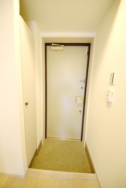 玄関　★★下駄箱付★★