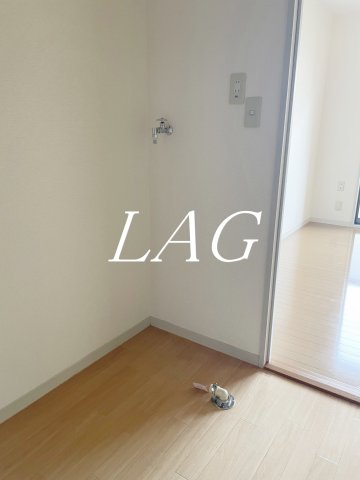 その他設備　室内洗濯機置き場です。（同仕様です。）