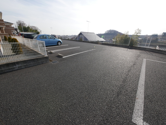 駐車場　★敷地内に駐車場がございます★