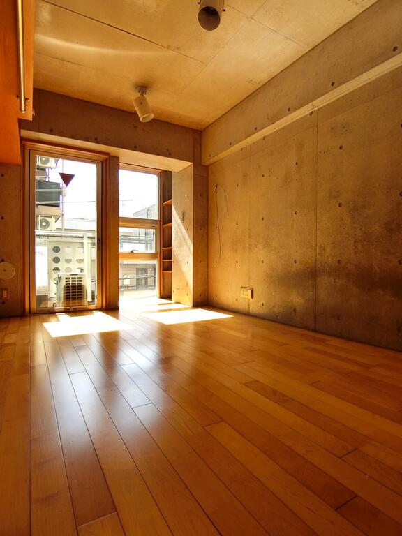 居室・リビング　南向きで日当たりバッチリです☆