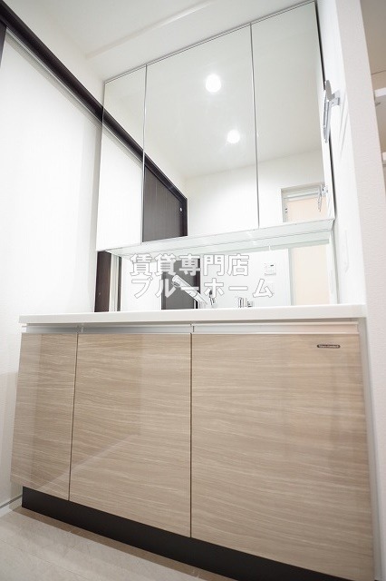 洗面設備　独立洗面台です！