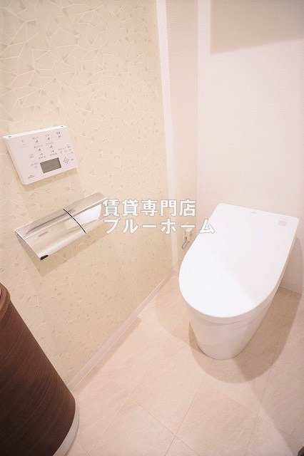 トイレ　温水洗浄便座です！