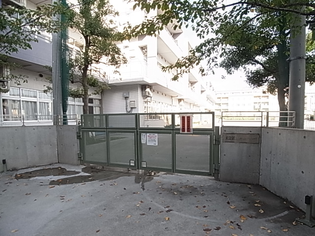 小学校　足立区立島根小学校（小学校）まで477m