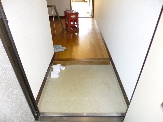玄関　異なる号室の室内写真です