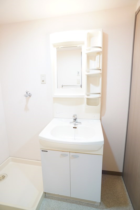 洗面設備　302：反転イメージ