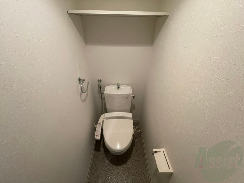 トイレ　ウォシュレット機能がついたトイレです。安心して使用できます。