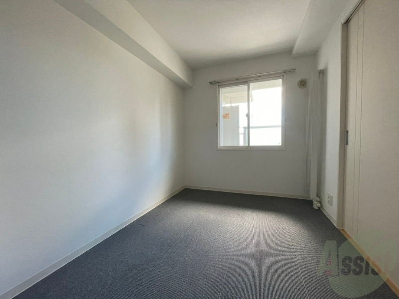 その他部屋・スペース　４．４帖の洋室です。カーペットなので温かみがあります。