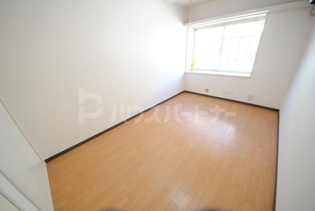 居室・リビング　リフォーム中です。