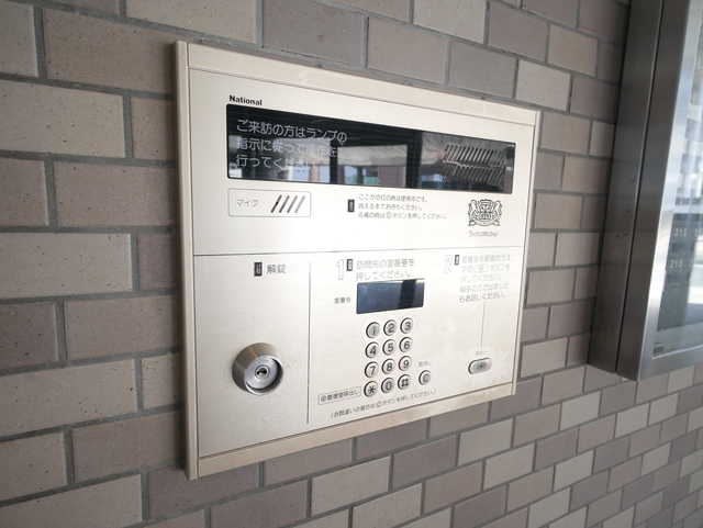 エントランス　★安心のオートロックです★