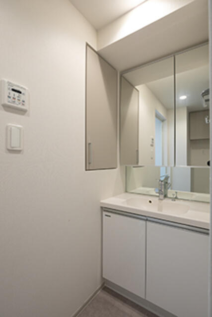 洗面設備　※写真は同タイプ住戸です。