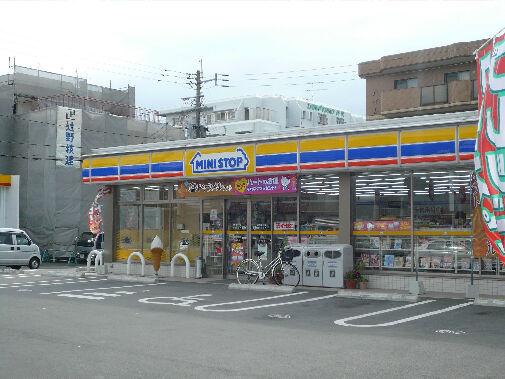 コンビニ　ミニストップ博多板付4丁目店（コンビニ）まで345m