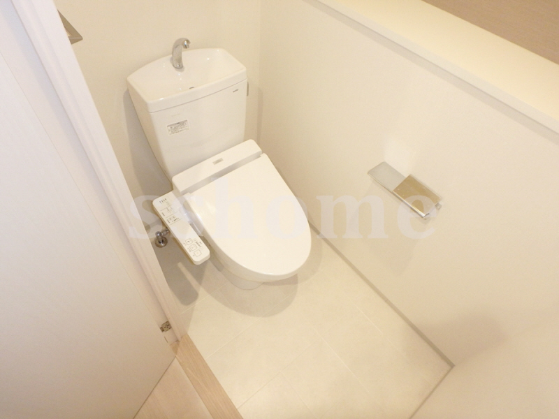 トイレ　ウォシュレット機能付き
