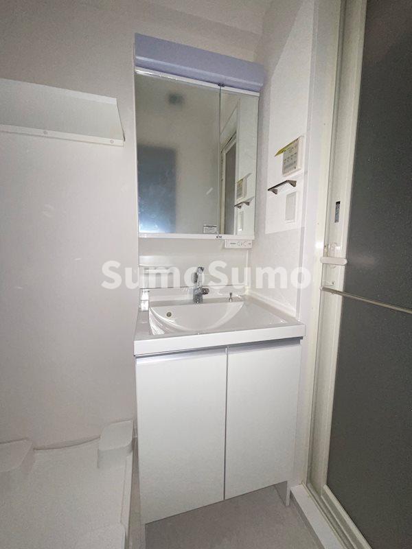 洗面設備　コンパクトで使いやすい洗面所