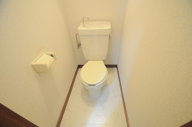 トイレ　※別部屋参考写真です