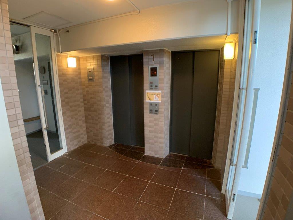 エントランス　※室内写真は別室イメージです