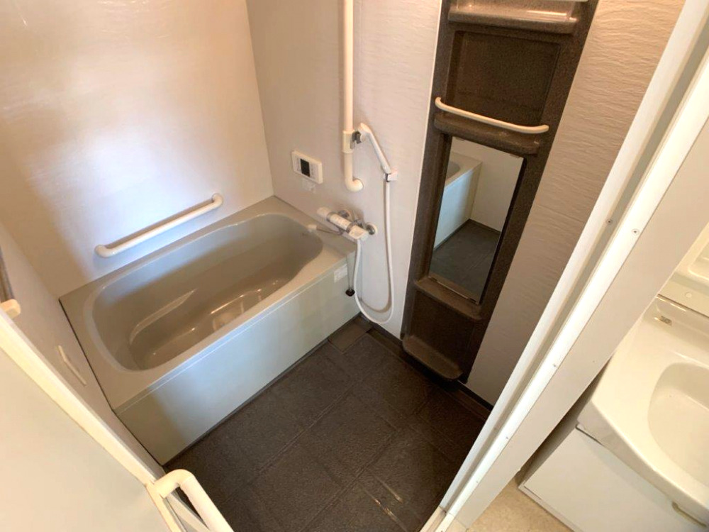 バス・シャワールーム　※室内写真は別室イメージです