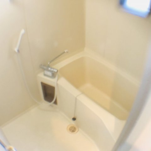 バス・シャワールーム　清潔感のある浴室です☆