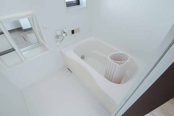 バス・シャワールーム　※別部屋の写真です