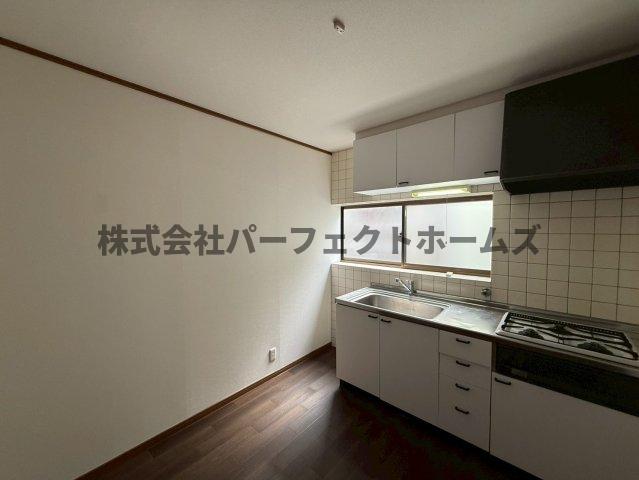 キッチン　コンパクトなキッチンで掃除もラクラク