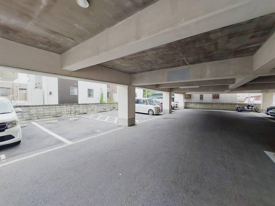 駐車場　駐車場