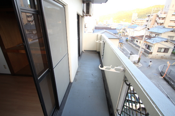 バルコニー　※別部屋の写真です