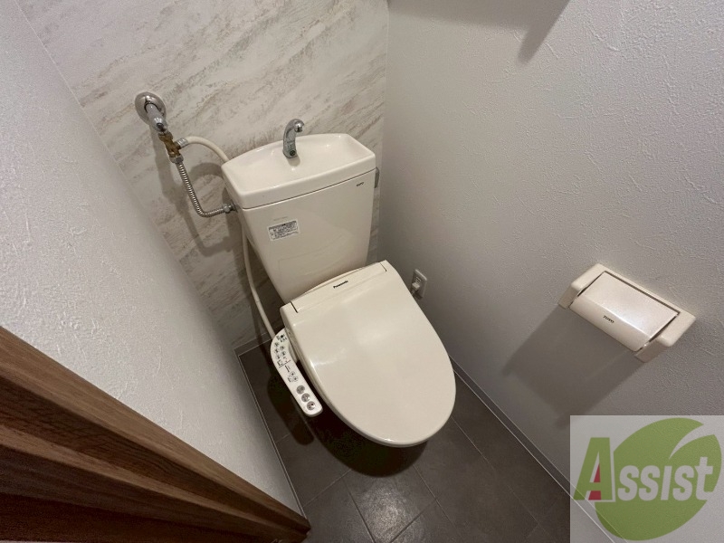 トイレ　こちらはトイレです。清潔感があり、安心して使用できます。