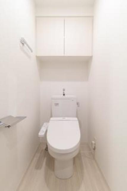 トイレ　※写真は同タイプ住戸です。