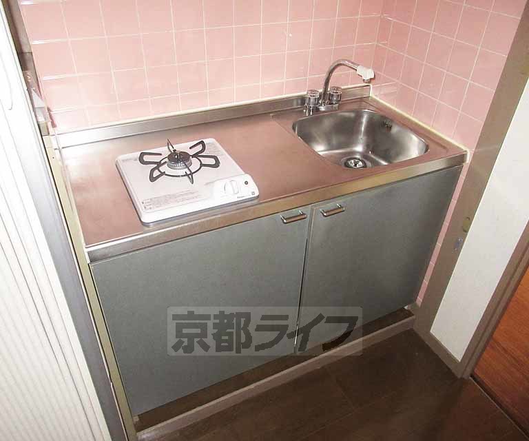 キッチン　コンパクトなキッチンで使いやすいです！