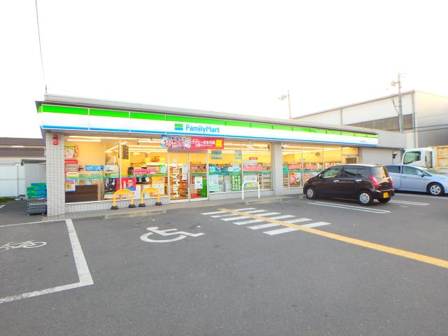 コンビニ　ファミリーマート（コンビニ）まで1473m