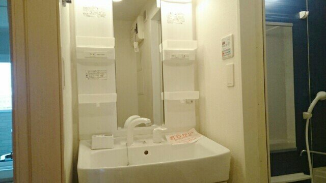 洗面設備　使いやすい洗面所です