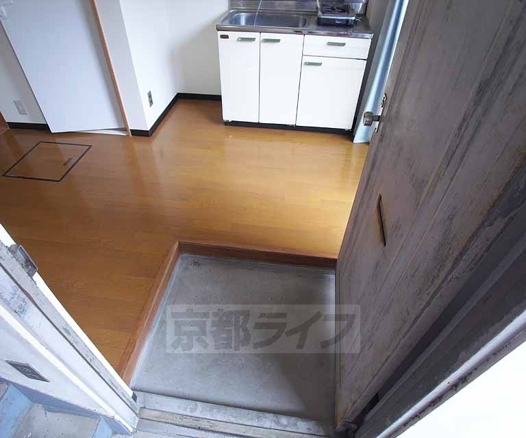 玄関　・お部屋探しは京都ライフまで・