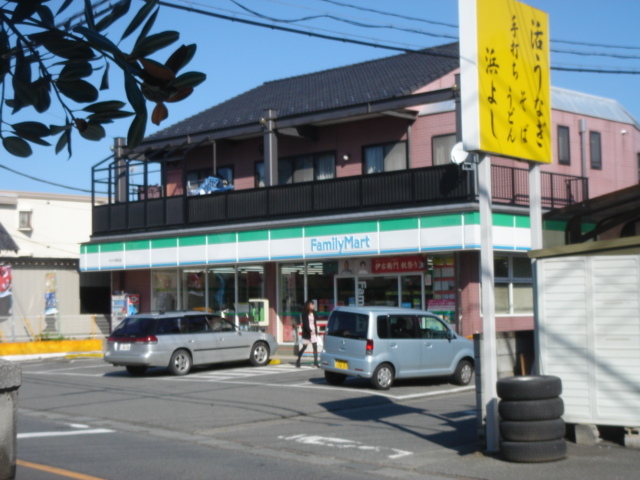 コンビニ　ファミリーマート東方店（コンビニ）まで400m