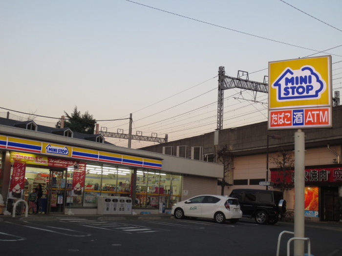 コンビニ　ミニストップ和泉多摩川駅前店（コンビニ）まで276m