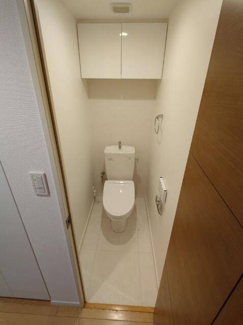 トイレ　温水洗浄便座機能です