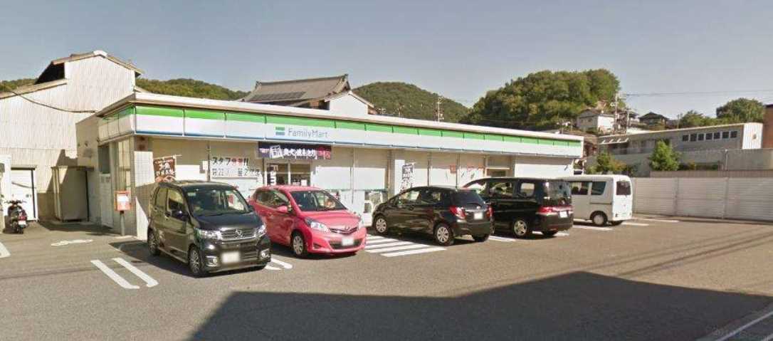コンビニ　ファミリーマート（コンビニ）まで242m