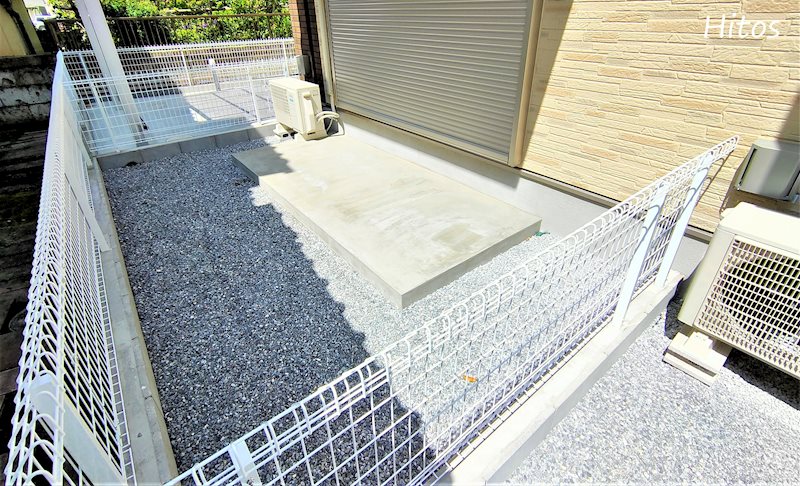 バルコニー　（イメージ）1階開口部を開けると専用庭に出られます。