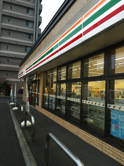 コンビニ　セブン-イレブン 札幌西2条店（コンビニ）まで600m