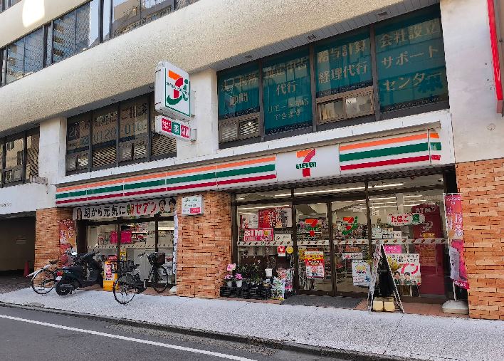 コンビニ　セブンイレブン（コンビニ）まで140m
