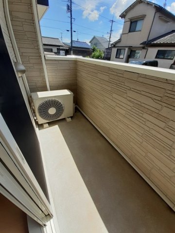 バルコニー　陽当たり良好なバルコニーです