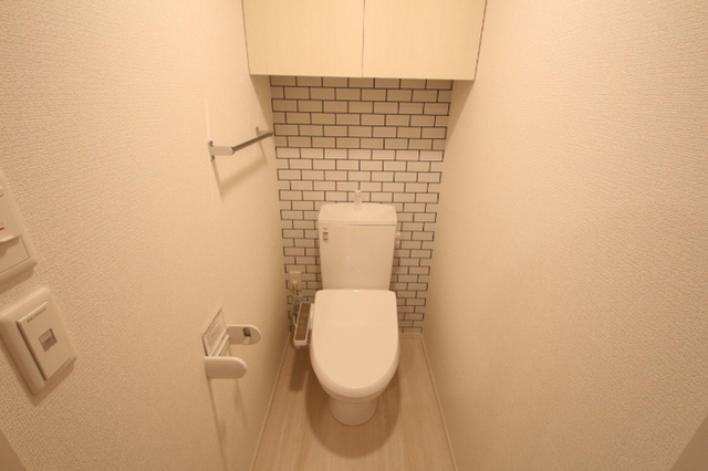 トイレ　トイレ収納有り