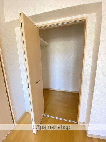 ＪＲ日豊本線 隼人駅 徒歩30分 3階建 築17年の玄関写真