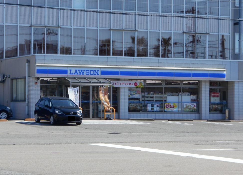 コンビニ　ローソン金沢間明町店（コンビニ）まで306m
