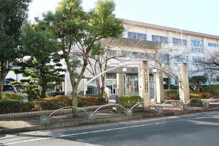 小学校　助任小学校（小学校）まで260m