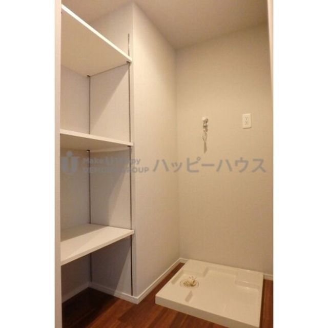 その他　【その他内観】別部屋の写真になります。現状を優先とします。