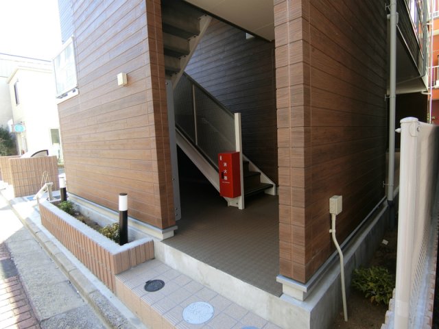 エントランス　ゆとりのあるエントランスです