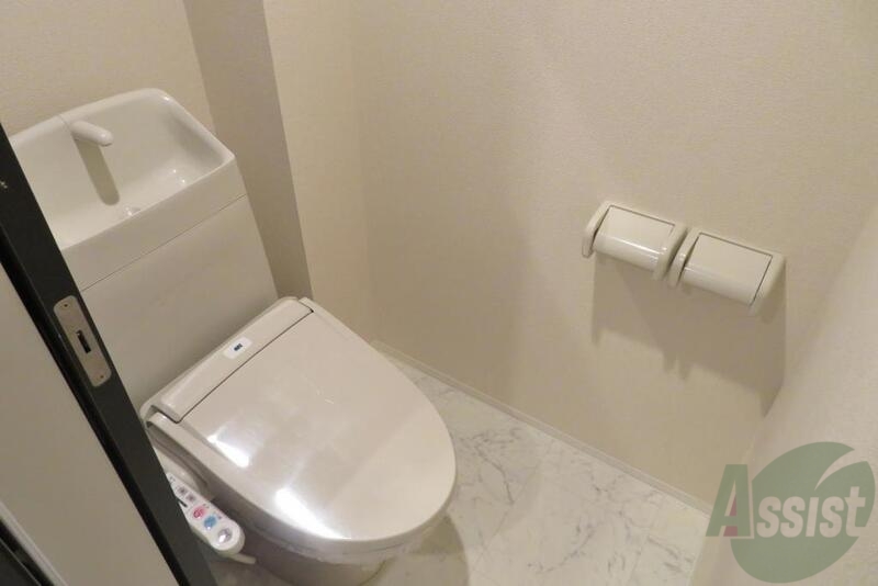 トイレ　清潔感のあるトイレにはウォシュレットがついています。