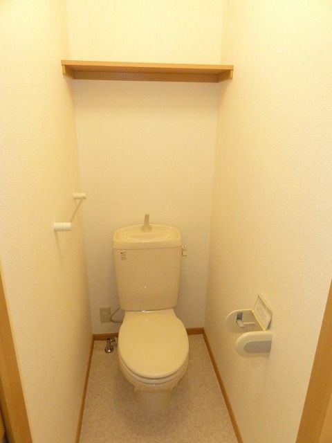 ティアラ城前のトイレ写真