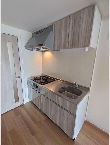 キッチン　※写真は同じマンションの違う部屋のものになります。