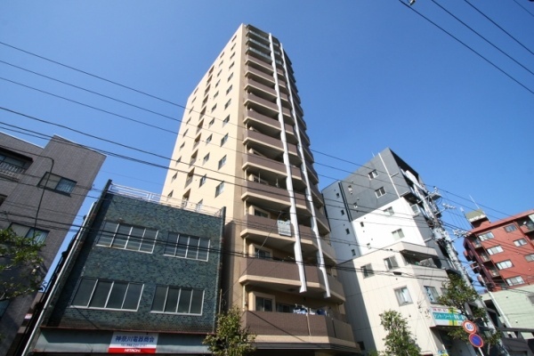 建物外観　オートロック完備