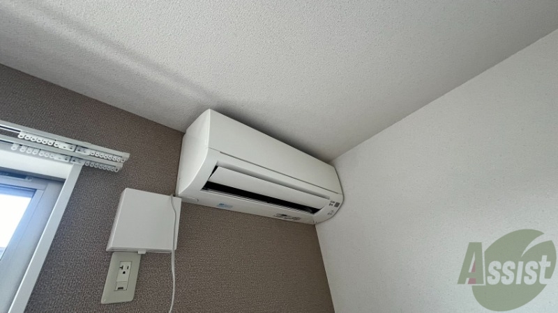 その他設備　洋室８帖にはエアコンが付いています。夏冬安心です。